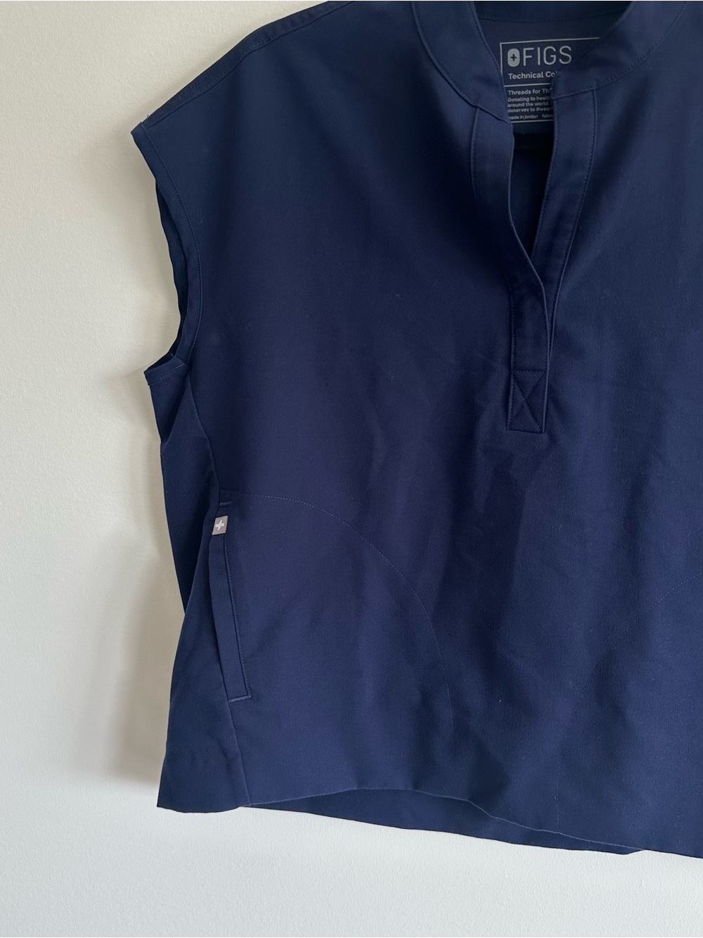 Figs Rafaela Oversize Scrub Top - Picture 6 of 8
